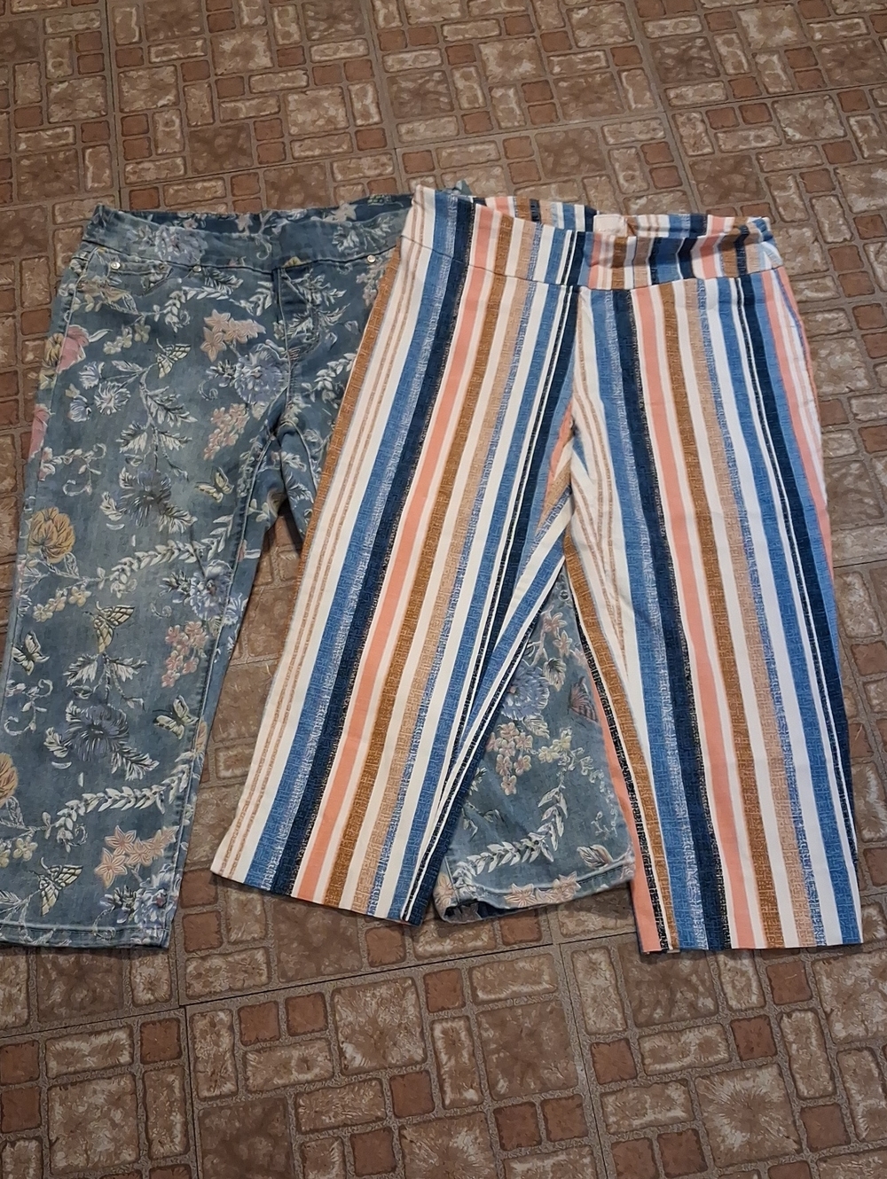 Zac & Rachel Multicolor Vertical Stripe Capris in Blue, Pink, Tan & Cream